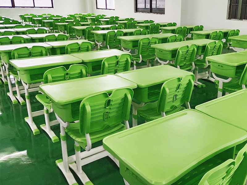 中小學生升降式課桌椅工程案例二